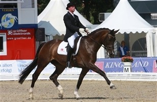 Michael Søgaard og Dybdalsgårds Margerit (Foto: Ridehesten.com).