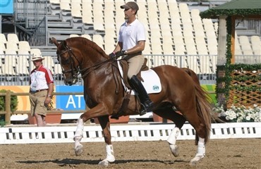 Dovers brud med Canadisk dressur