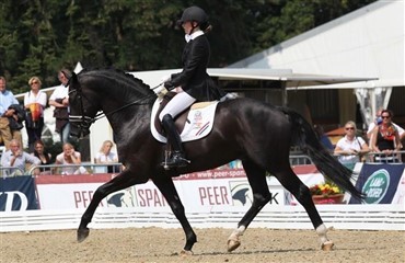 Nyt stortalent til Laura Tomlinson