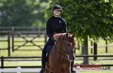 Sophia Ludvigsen stopper hos Blue Hors 