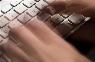 Skribent til magasinet Ridehesten og Ridehesten.com
