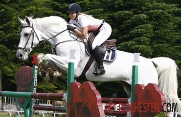 Tina Lund placeret i Dubai