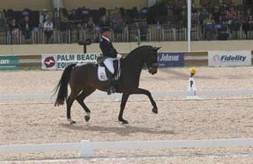 Steffen Peters hj&aelig;lper elev til mesterskab