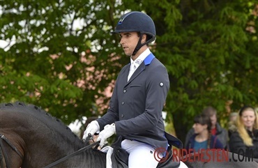 Christian Ruiz ny rytter p&aring; Blue Hors Zick Flower (video)