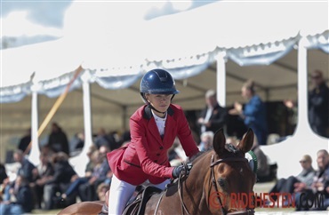 Emilie topplaceret i junior Grand Prix