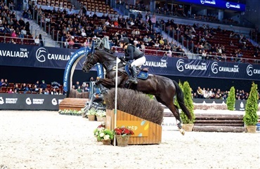 Bianca holder formen med Cavaliada Tour