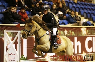 Astrid F&oslash;ns dominerede kat. 3