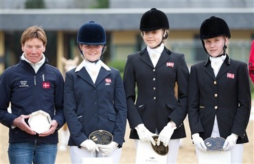 Dygtige danske dressurpiger i Saumur