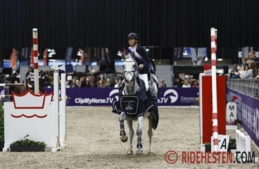 Helle vandt p&aring; egen avl (video)