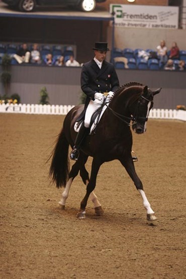 Helgstrand helt i top