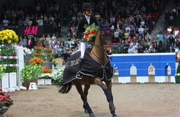 Butterfly Flip i fol med Cartier