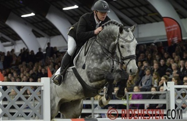 Complete solgt til international springrytter