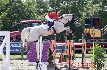 Laura og Amalie fik Dannebrog til tops