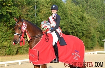 Guld til Sophia og Blue Hors Elliot