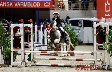 Nu er det juletid for ponyrytterne