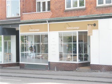 Ny hestebutik med flot indretning