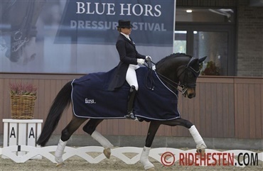 First Romance vinder First Intermediaire