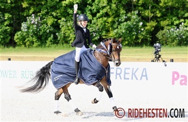 Masser af ponydressur i Uggerhalne