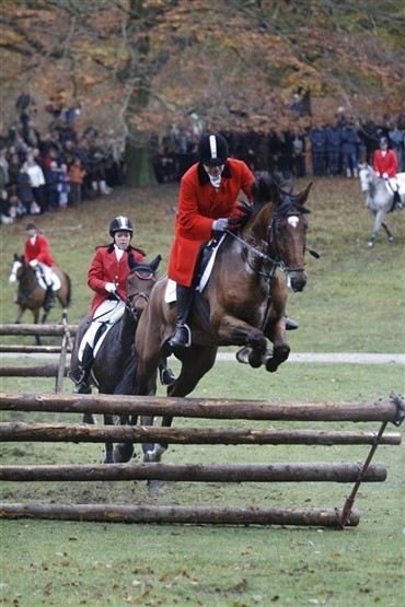Pengeindsamling ved at ride uden sadel
