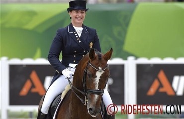 Lillann Jebsen sadler helt om