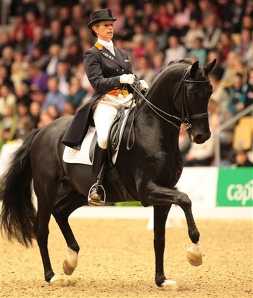 Anky rider Painted Black i finalen