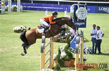 Willem Greve i front af World Cup-springning