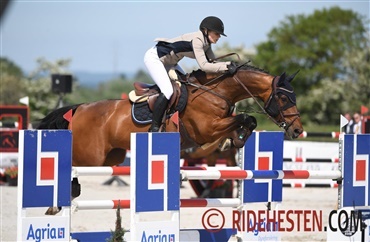 Seniorryttere gl&aelig;der sig til l&aelig;rerig clinic