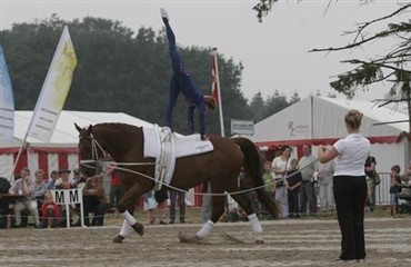 Rikke Laumann avancerer