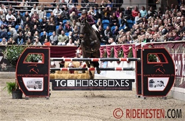 Line N&oslash;rager red sejren hjem i Mini Grand Prix (video)