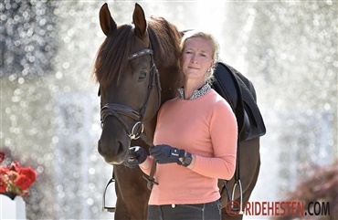 Nathalie bliver del af svensk tr&aelig;nerstab
