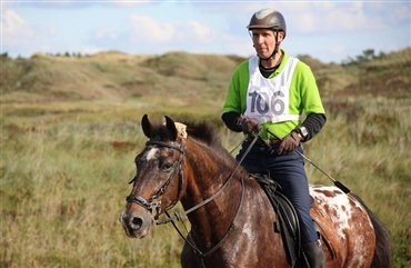 Han br&aelig;nder kompromisl&oslash;st for ridesporten