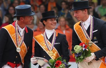 Total sejr for Holland