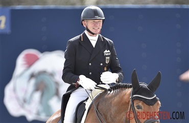 Hubertus Schmidt alvorligt kv&aelig;stet i rideulykke