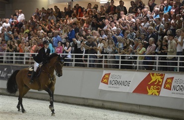 Rikke Belinda Barker tager 1. pladsen i Six-bar 