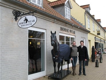Ejerskifte i Horse-Wear