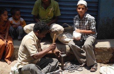 Dansk smedie hj&aelig;lper i Indien