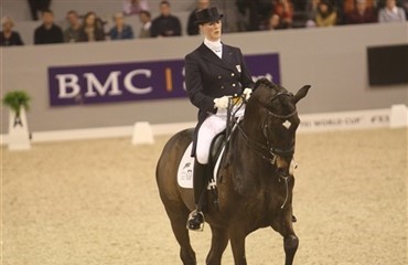 Nathalie og Digby p&aring; en femteplads i München-Riem