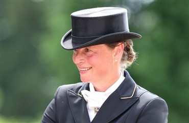 Isabell tilbage i sadlen