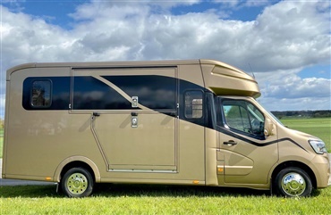 Kom godt p&aring; vej med FS Horseboxes til Store Hestedag