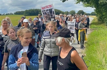Demonstration ved Vieg&aring;rd igen