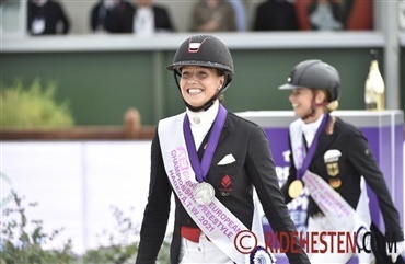 &Aring;ret der gik for Cathrine Dufour