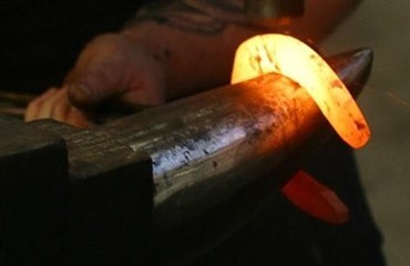 Anerkendt beslagsmed bes&oslash;ger Odense