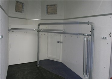 Svensk travhest d&oslash;d under transport 