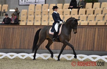 Sejr til Carina og Rie p&aring; Blue Hors