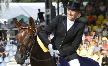 Damon Hill tilbage i rampelyset