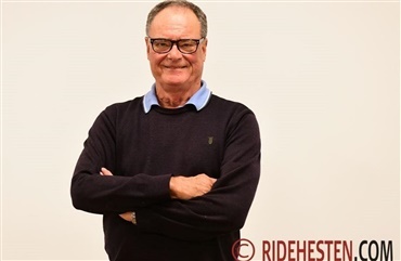 Ulf Helgstrand forts&aelig;tter som formand for Rideforbundet