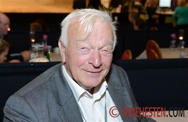 St&oslash;t paradressuren - i Arnes &aring;nd