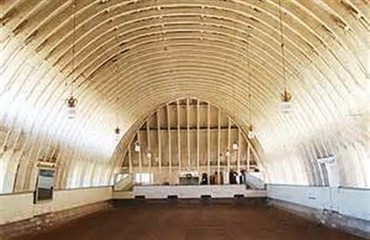 Ridehus med 75 &aring;rs jubil&aelig;um