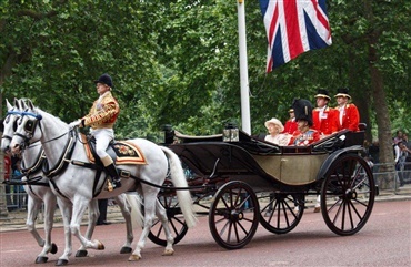 Dronning Elizabeth afsl&oslash;rer sine yndlingsheste gennem tiderne 