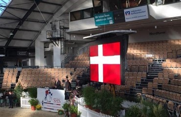 Det danske flag til tops i Holstein